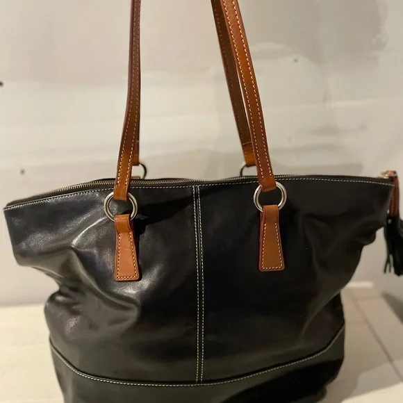 NWOT-DOONEY & BOURKE LARGE LEATHER TOTE BAG BLACK Totes
